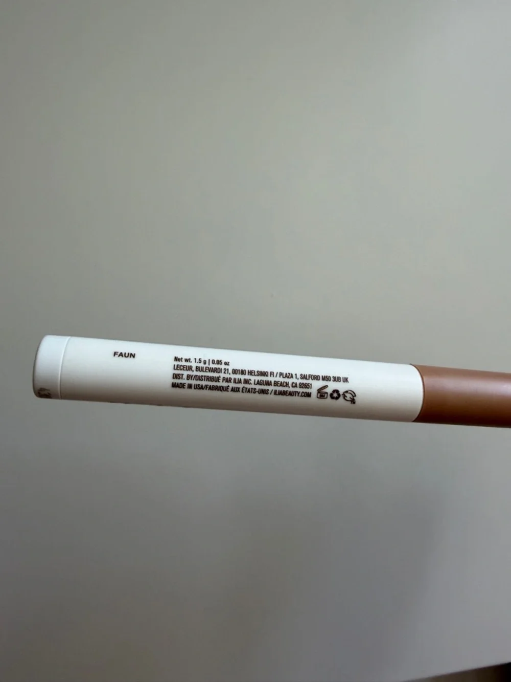 ILIA award winning eye stylus shadow stick in FAUN — Matte Soft Nude Brown